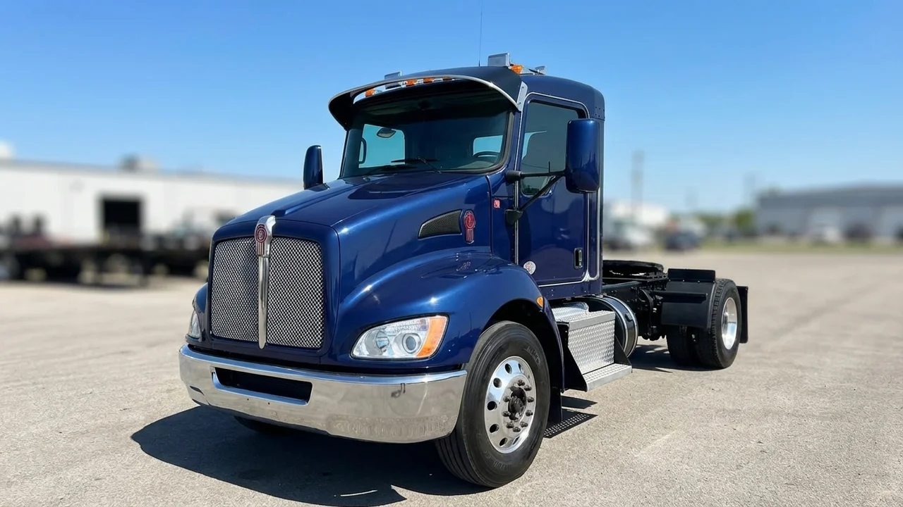 Kenworth 428 Windscreen Sunvisor - 1