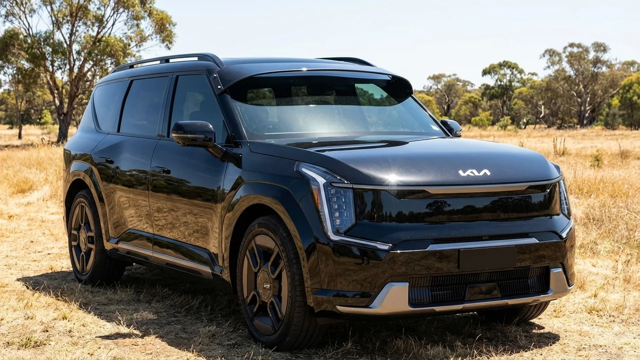 Kia 428 Windscreen Sunvisor - 1