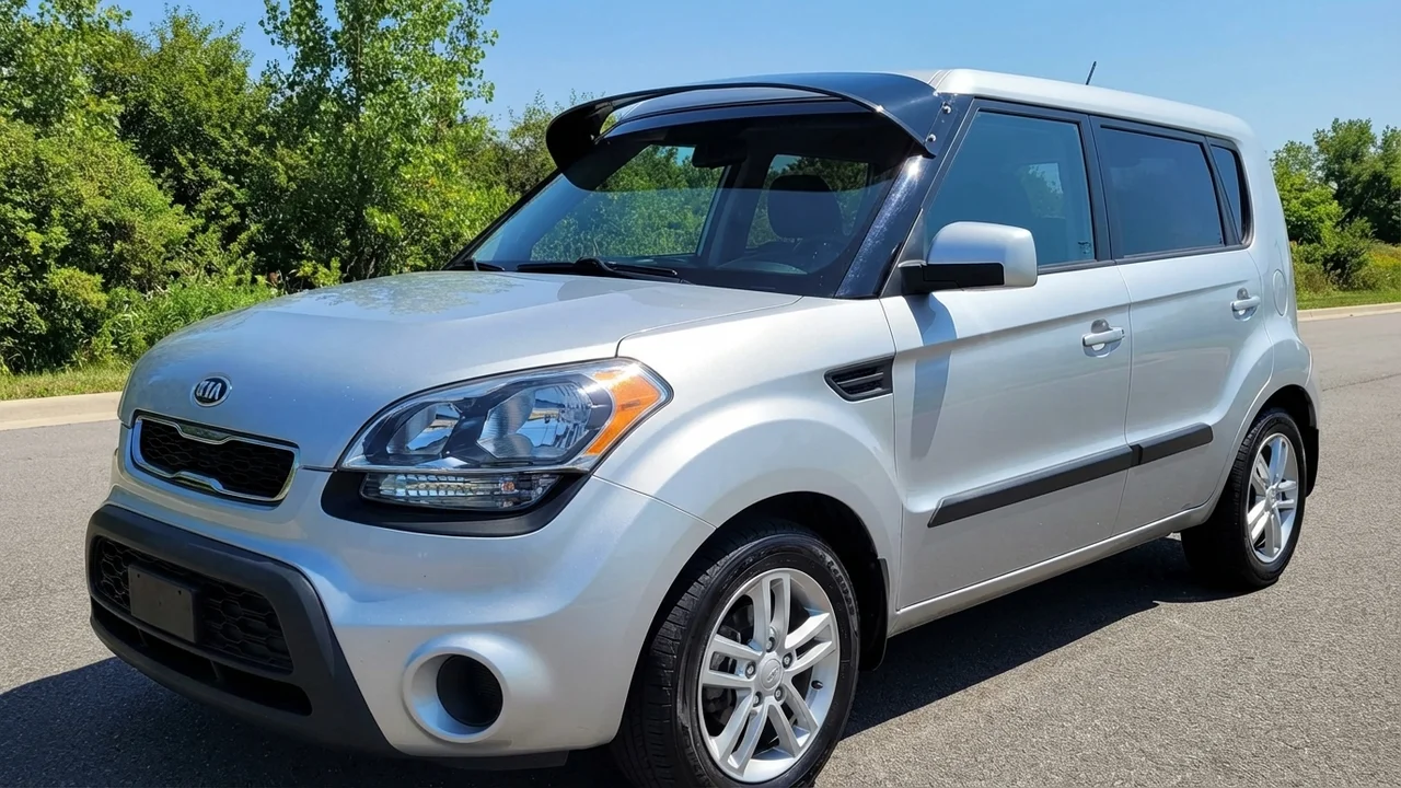 Kia 428 Windscreen Sunvisor - 1