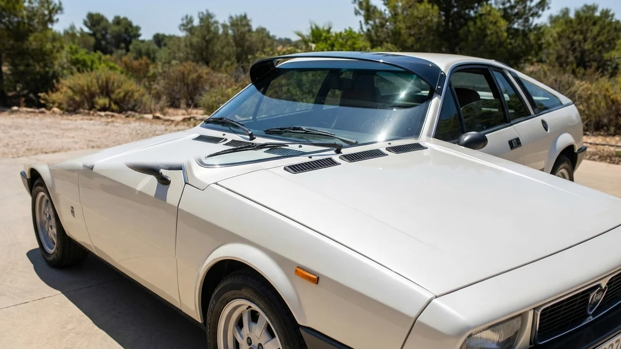 Lancia 428 Windscreen Sunvisor - 1