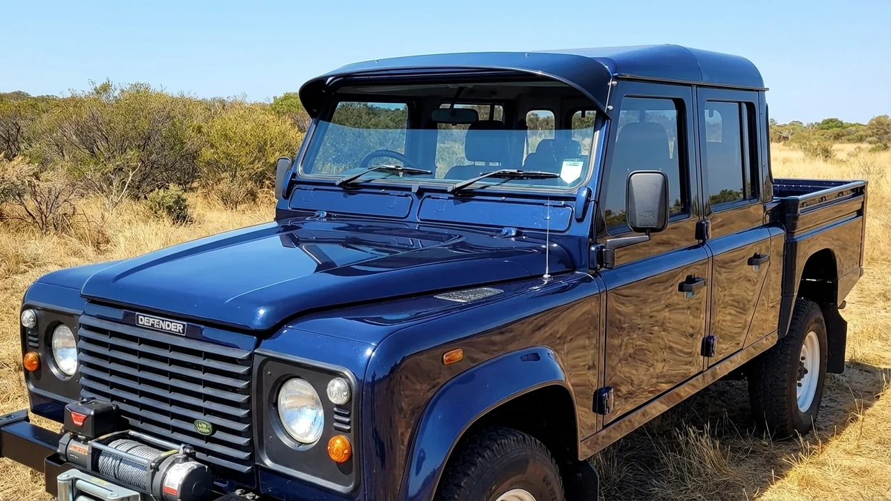 Land Rover 428 Windscreen Sunvisor - 1