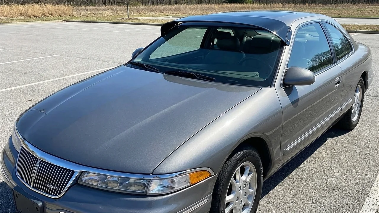 Lincoln 428 Windscreen Sunvisor - 1