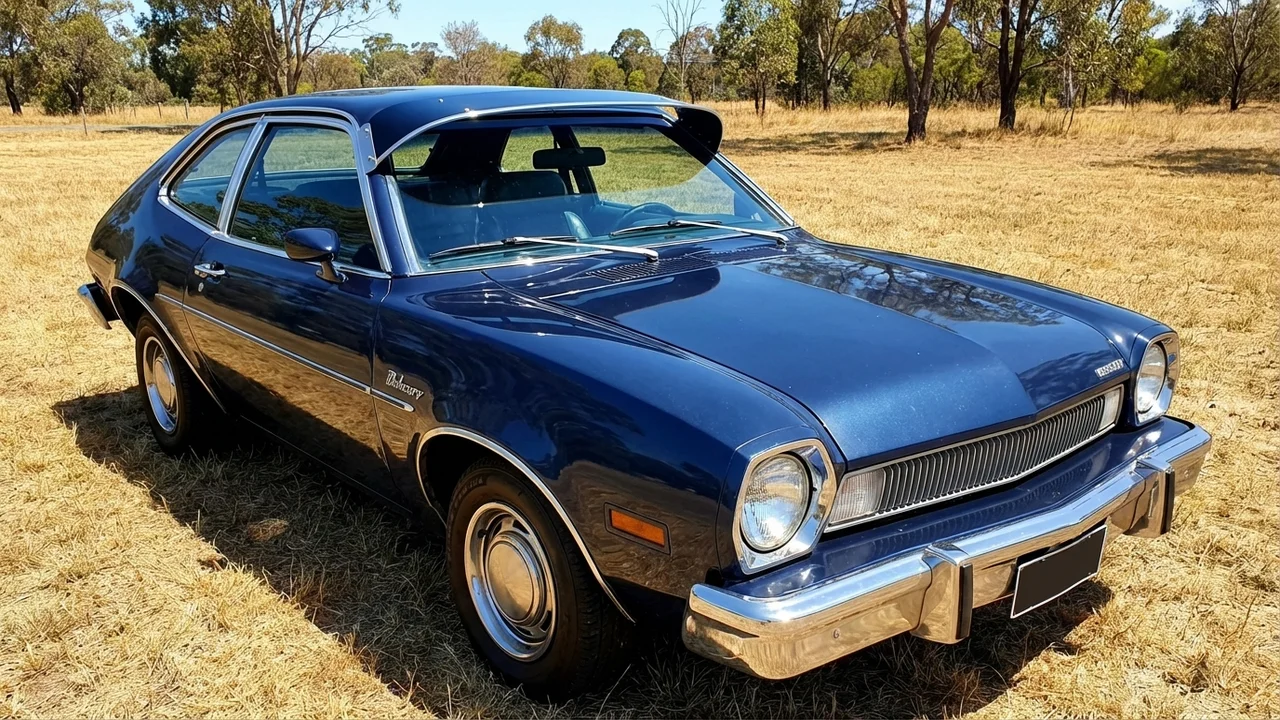 Mercury 428 Windscreen Sunvisor - 1