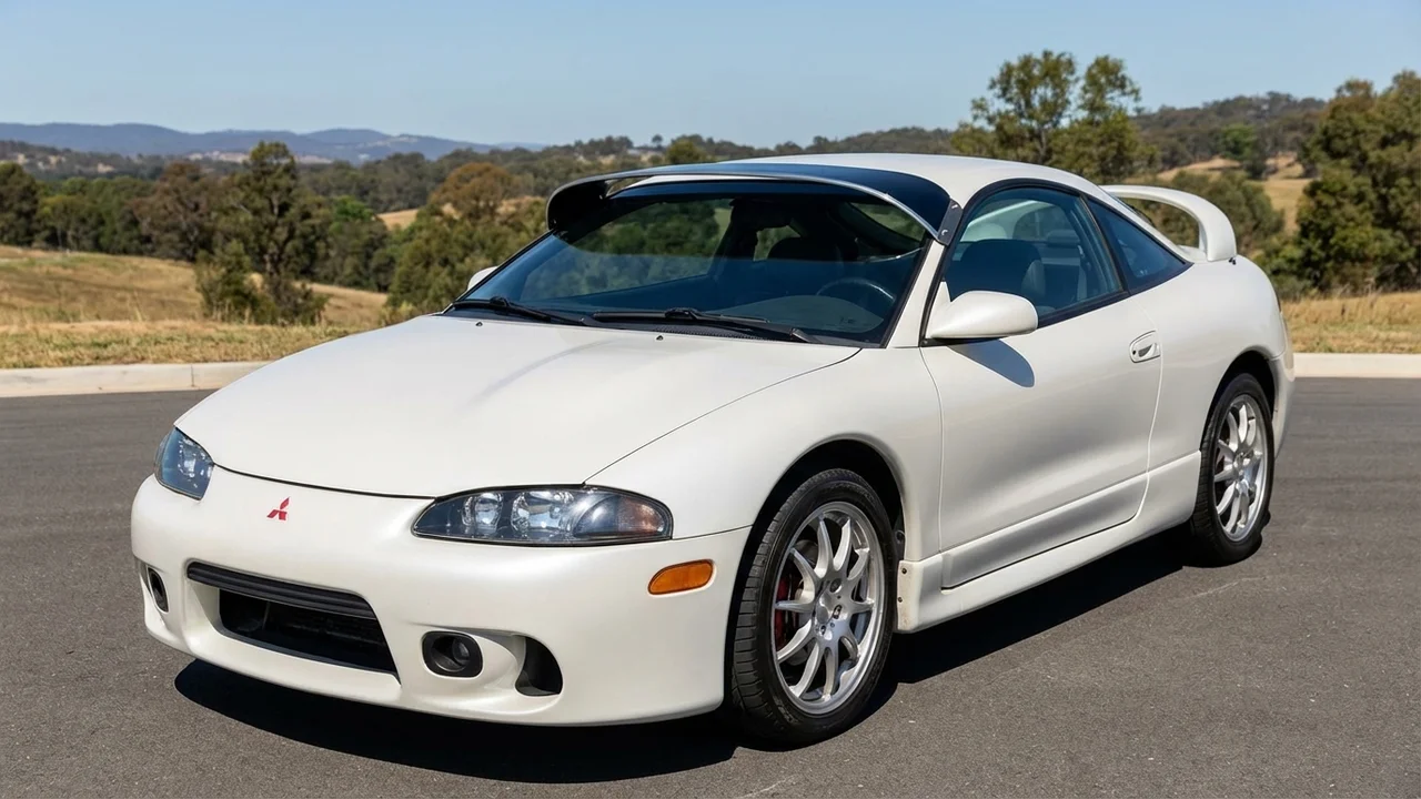 Mitsubishi 428 Windscreen Sunvisor - 1