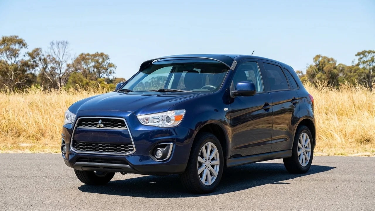 Mitsubishi 428 Windscreen Sunvisor - 1