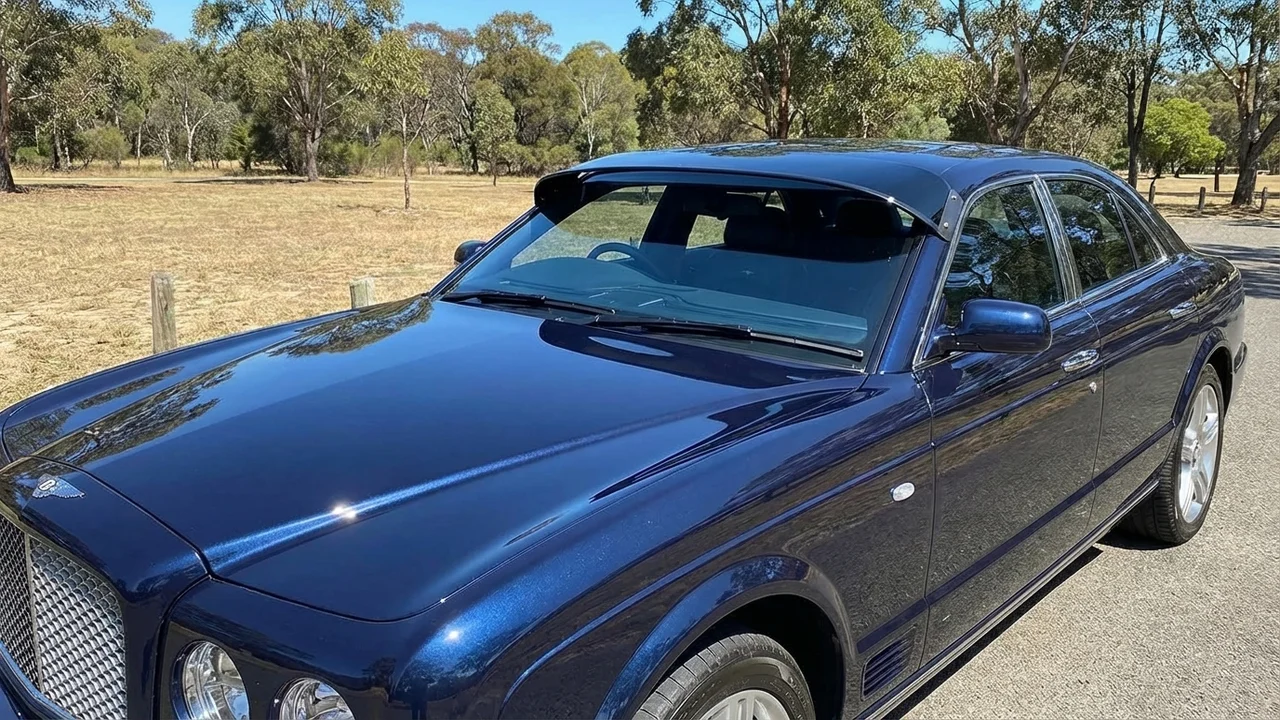 Nexus-Bentley 428 Windscreen Sunvisor - 1