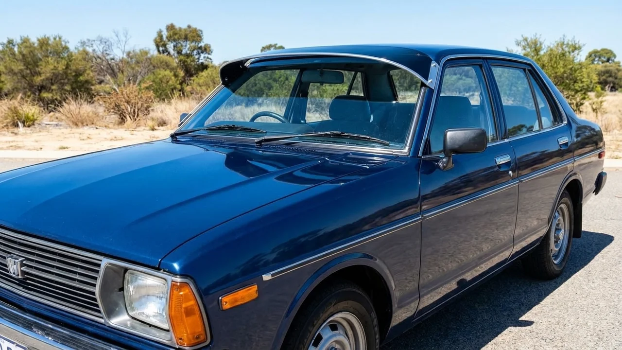 Nissan 428 Windscreen Sunvisor - 1