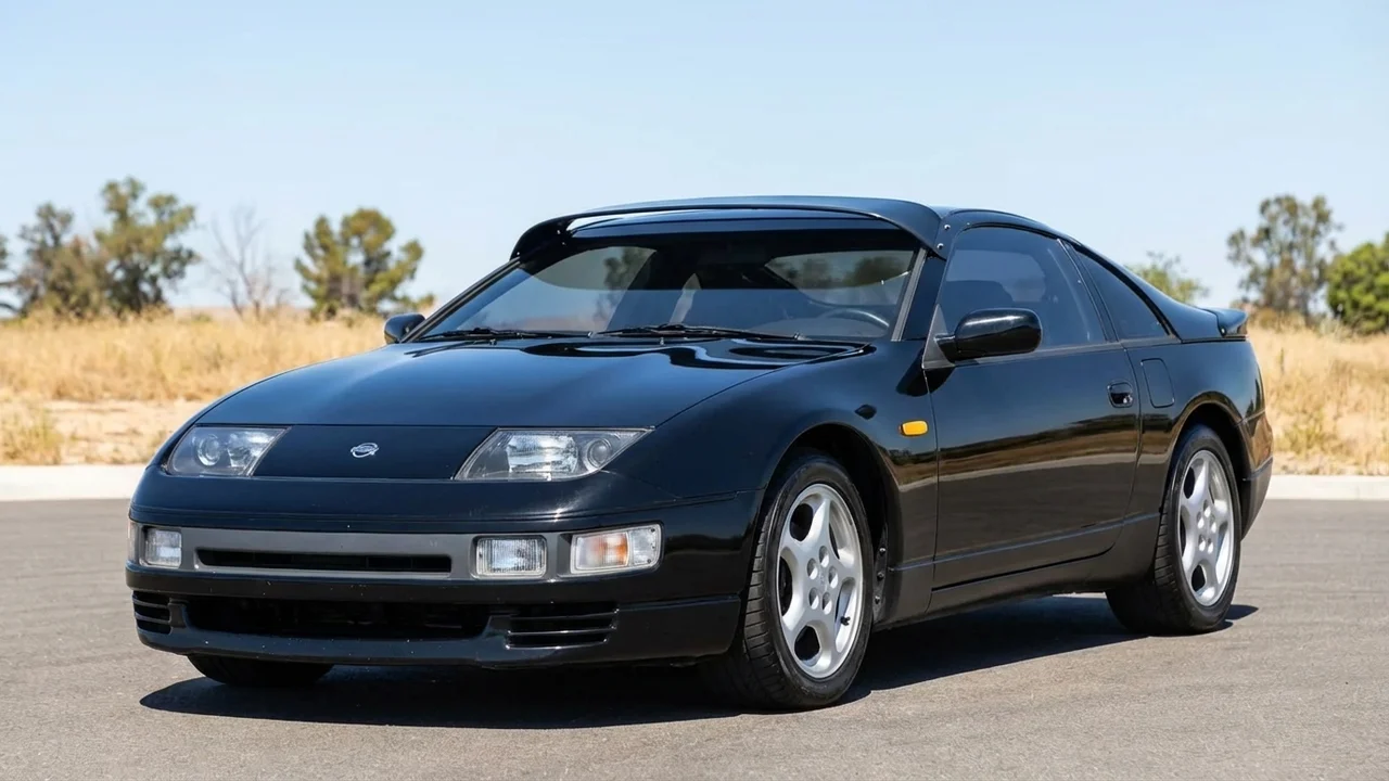 Nissan 428 Windscreen Sunvisor - 1