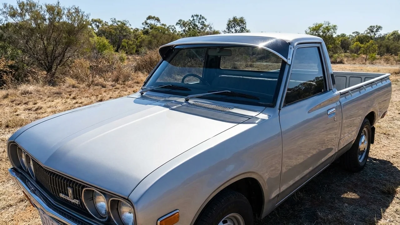 Nissan 428 Windscreen Sunvisor - 1