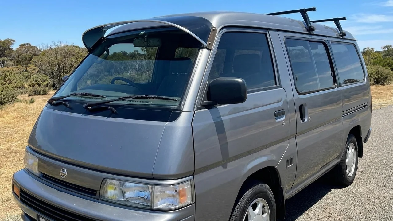 Nissan 428 Windscreen Sunvisor - 1