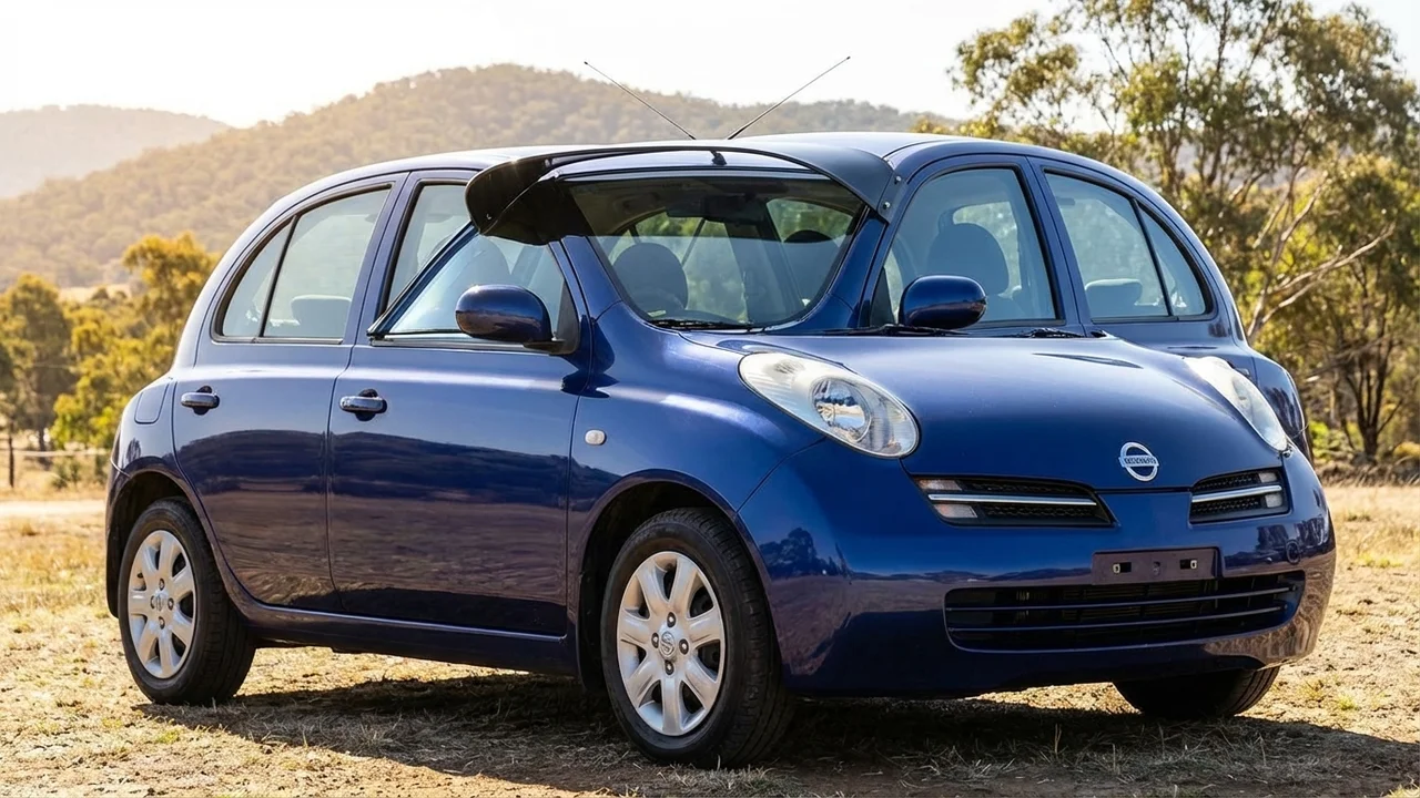 Nissan 428 Windscreen Sunvisor - 1