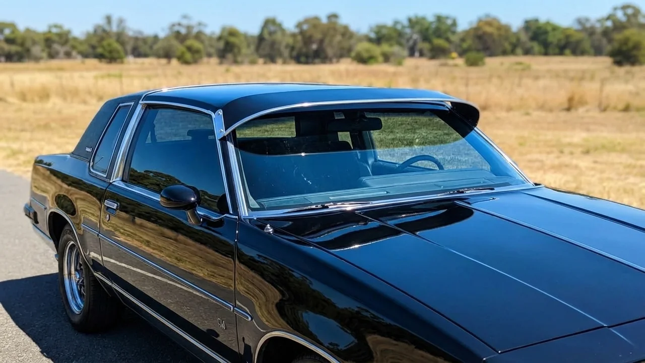 Oldsmobile 428 Windscreen Sunvisor - 1