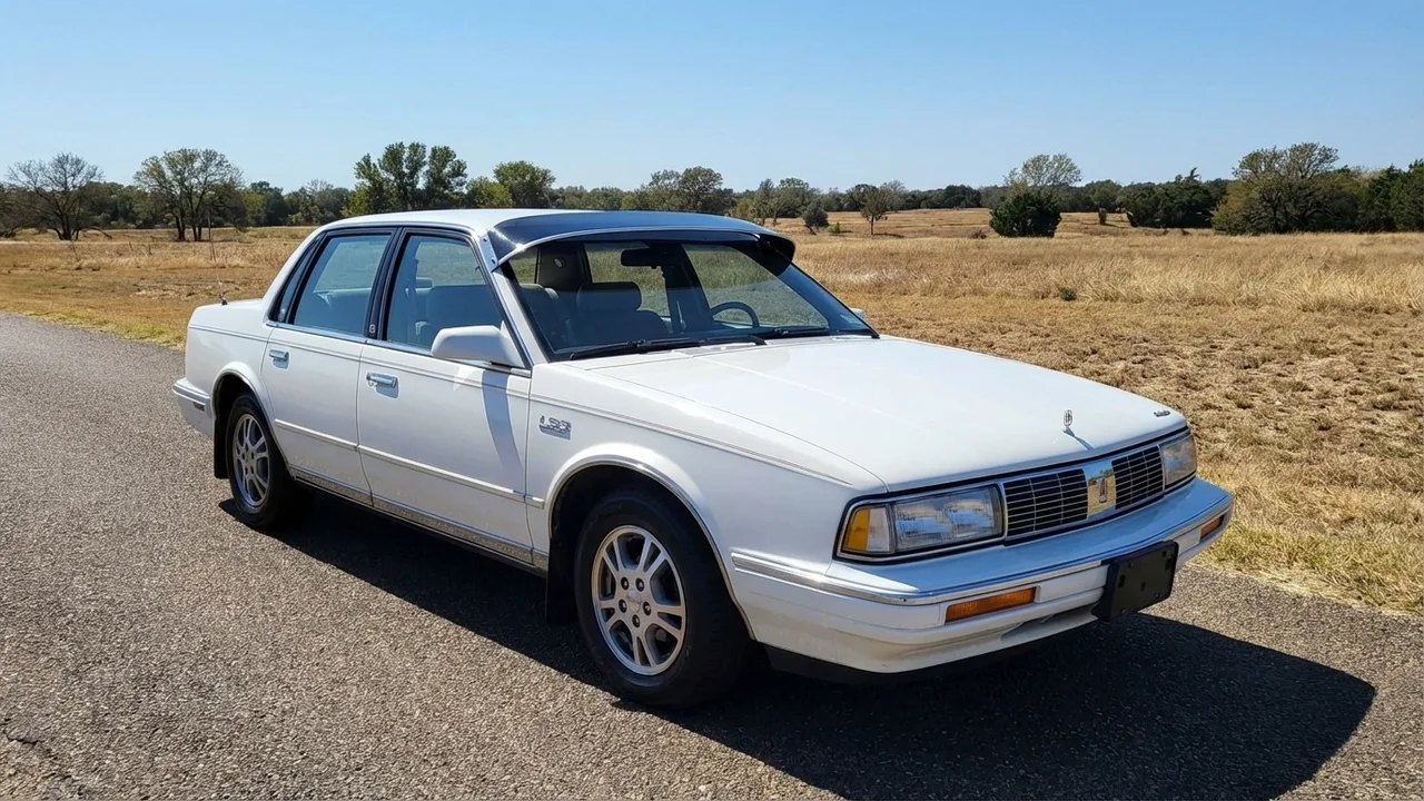Oldsmobile 428 Windscreen Sunvisor - 1