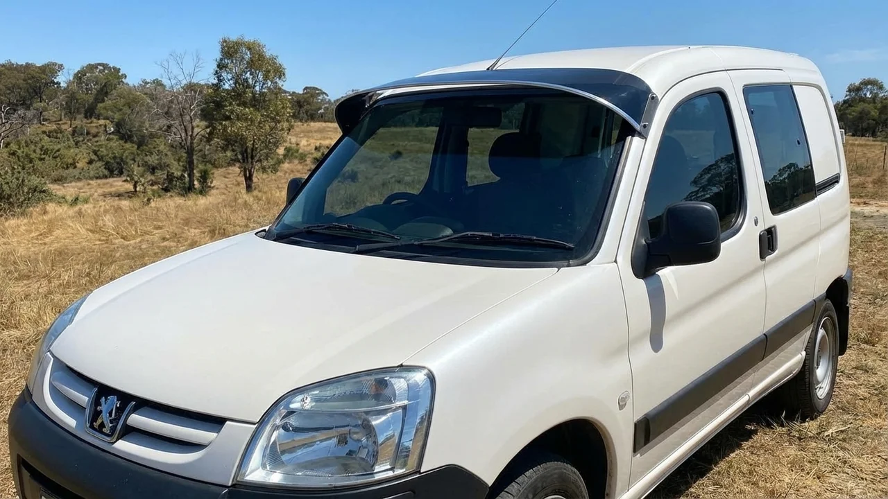 Peugeot 428 Windscreen Sunvisor - 1