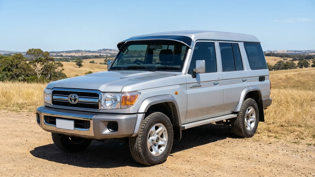 Phoenix 428 Windscreen Sunvisor - 1