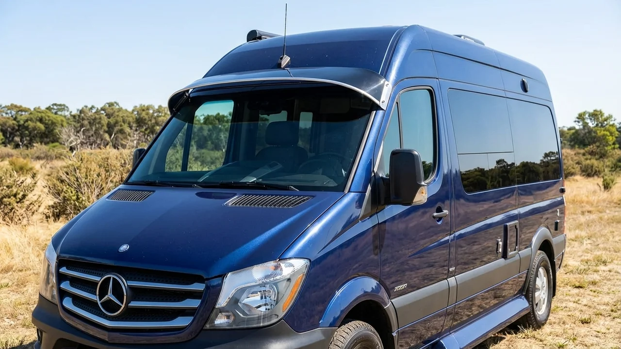 Pleasure-Way 428 Windscreen Sunvisor - 1