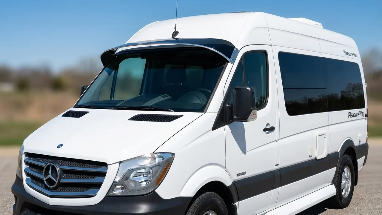 Pleasure-Way 428 Windscreen Sunvisor - 1