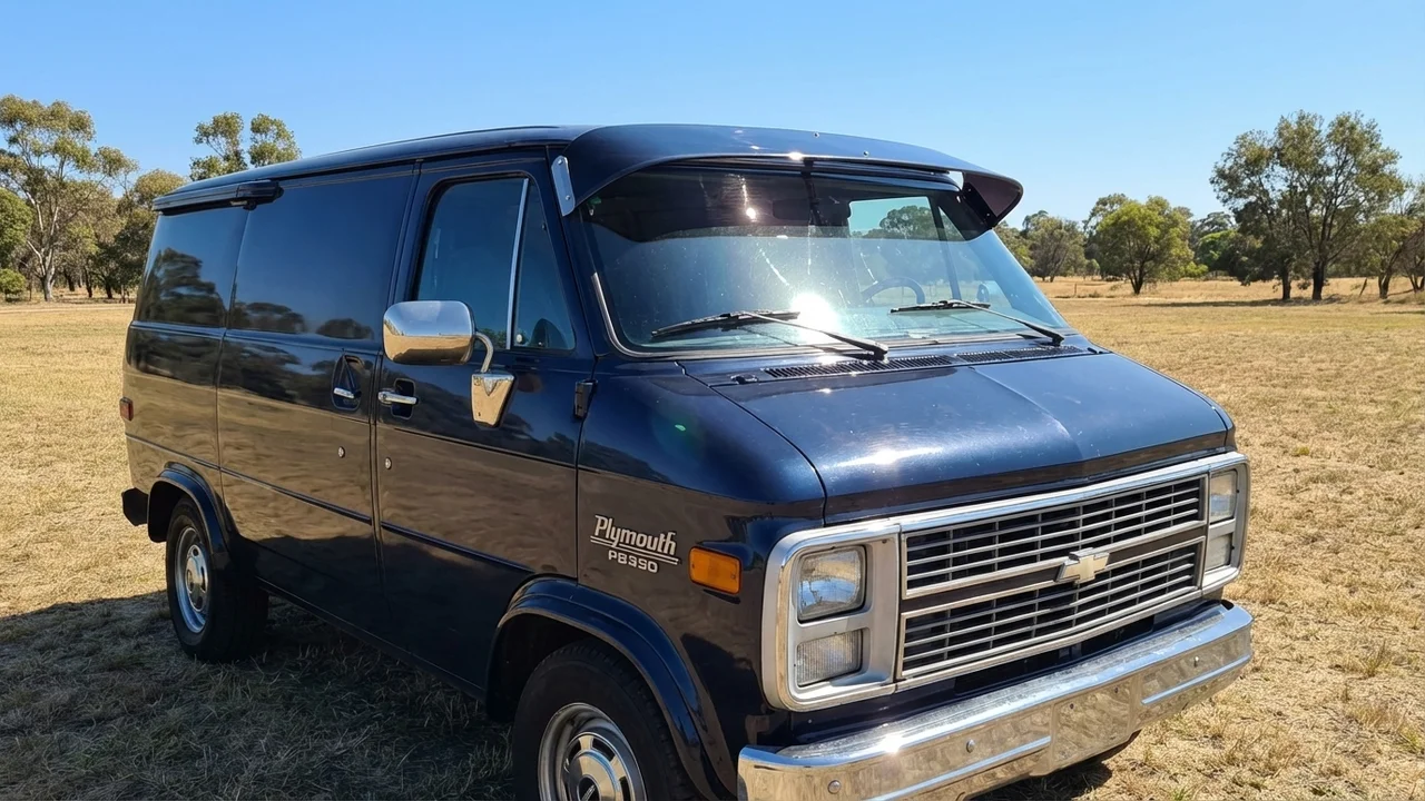 Plymouth 428 Windscreen Sunvisor - 1