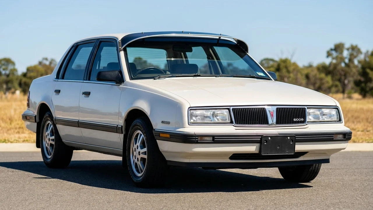 Pontiac 428 Windscreen Sunvisor - 1