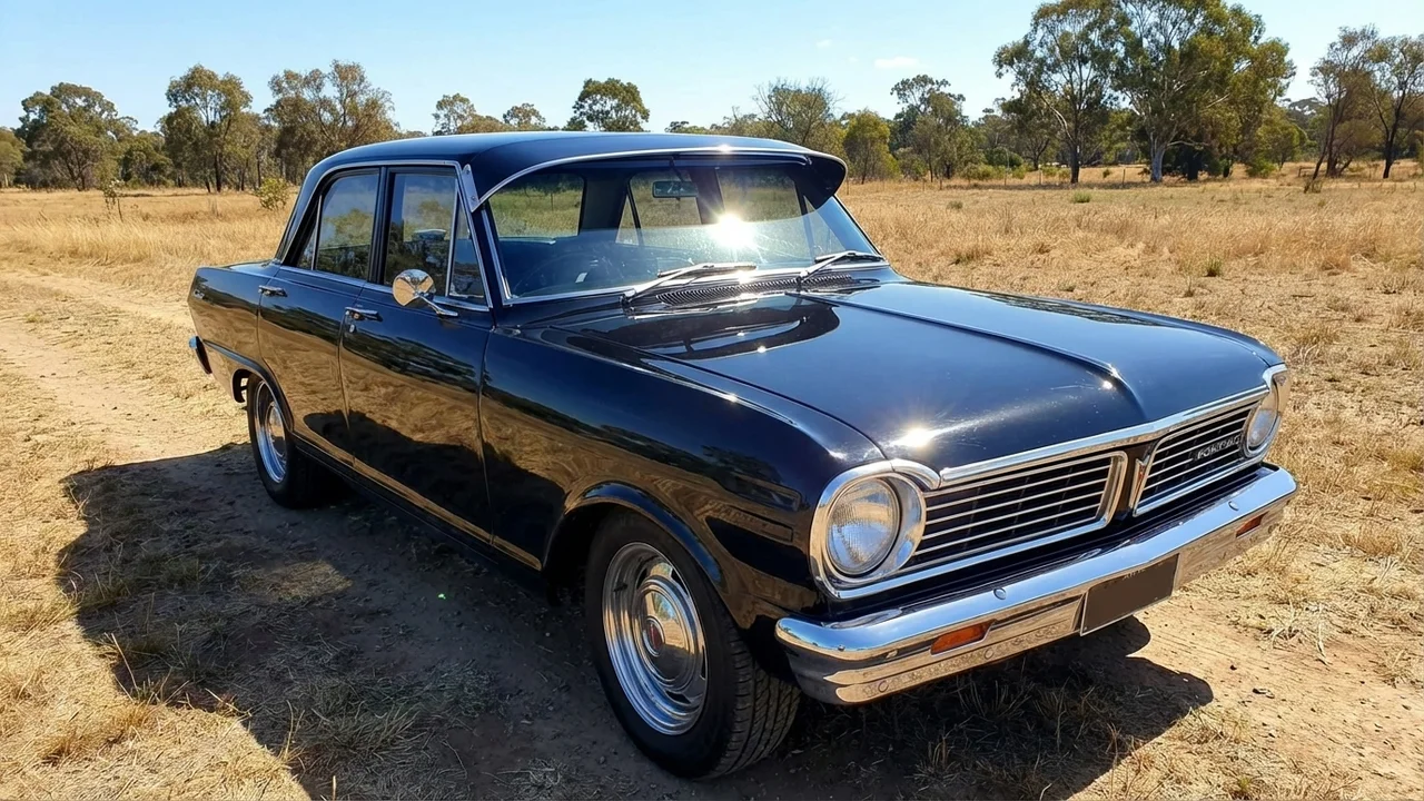 Pontiac 428 Windscreen Sunvisor - 1