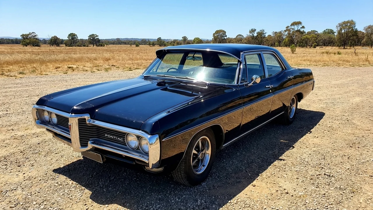 Pontiac 428 Windscreen Sunvisor - 1