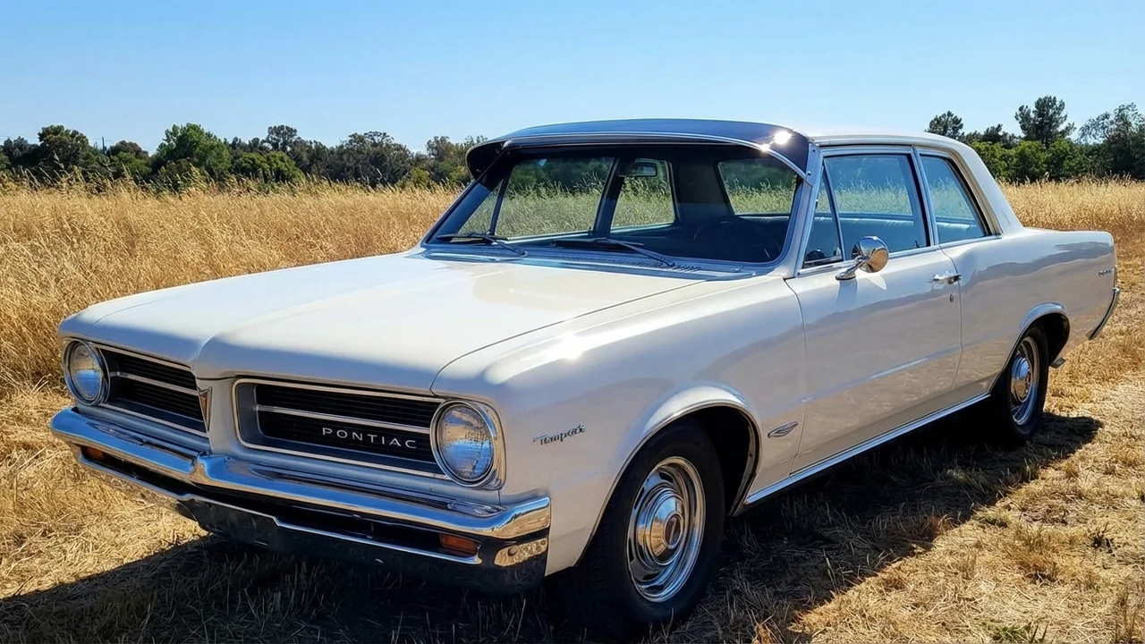 Pontiac 428 Windscreen Sunvisor - 1