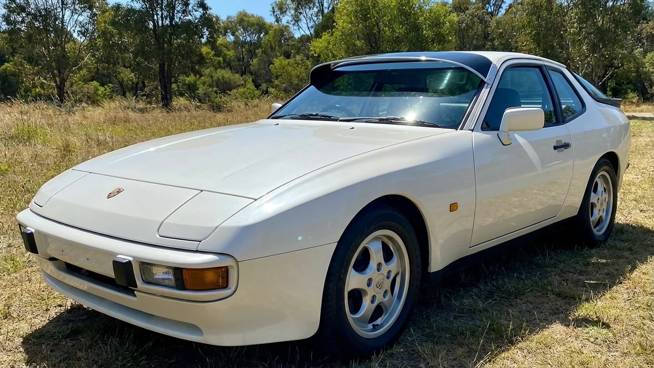 Porsche 428 Windscreen Sunvisor - 1