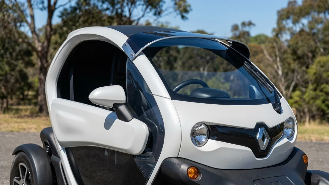 Renault 428 Windscreen Sunvisor - 1