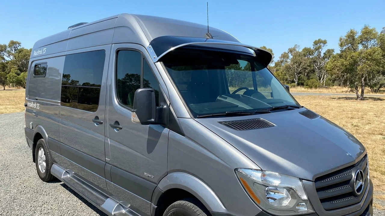 Roadtrek 428 Windscreen Sunvisor - 1