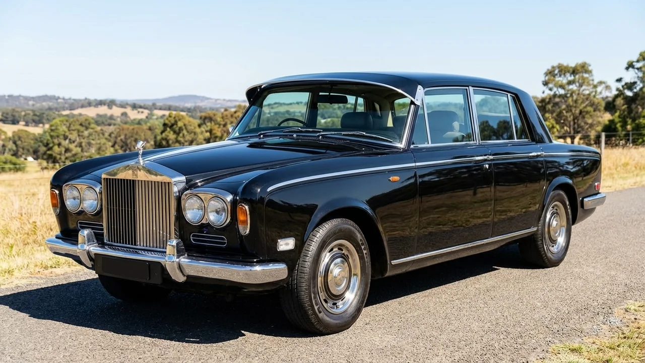 Rolls-Royce 428 Windscreen Sunvisor - 1