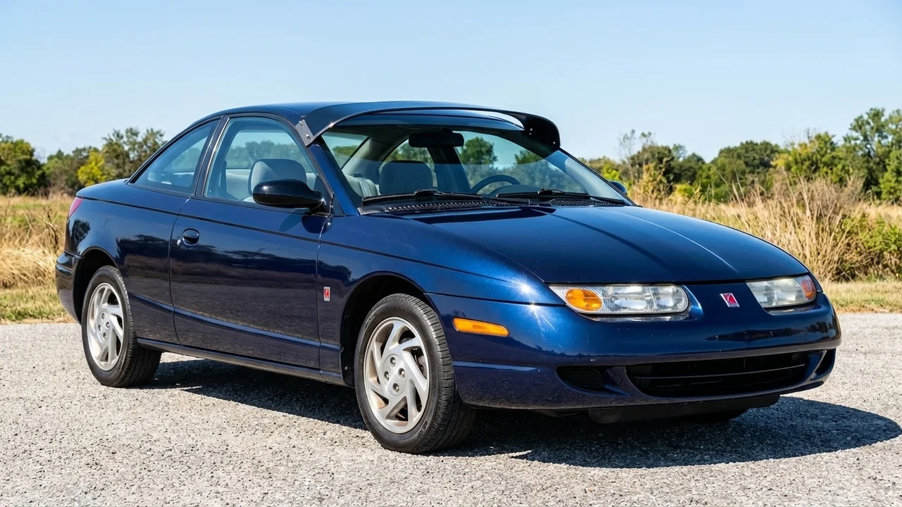 Saturn 428 Windscreen Sunvisor - 1