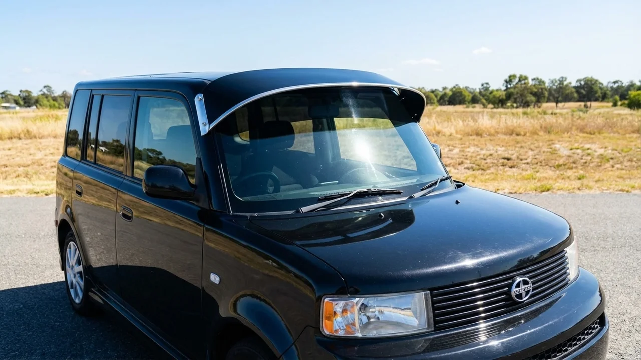 Scion 428 Windscreen Sunvisor - 1