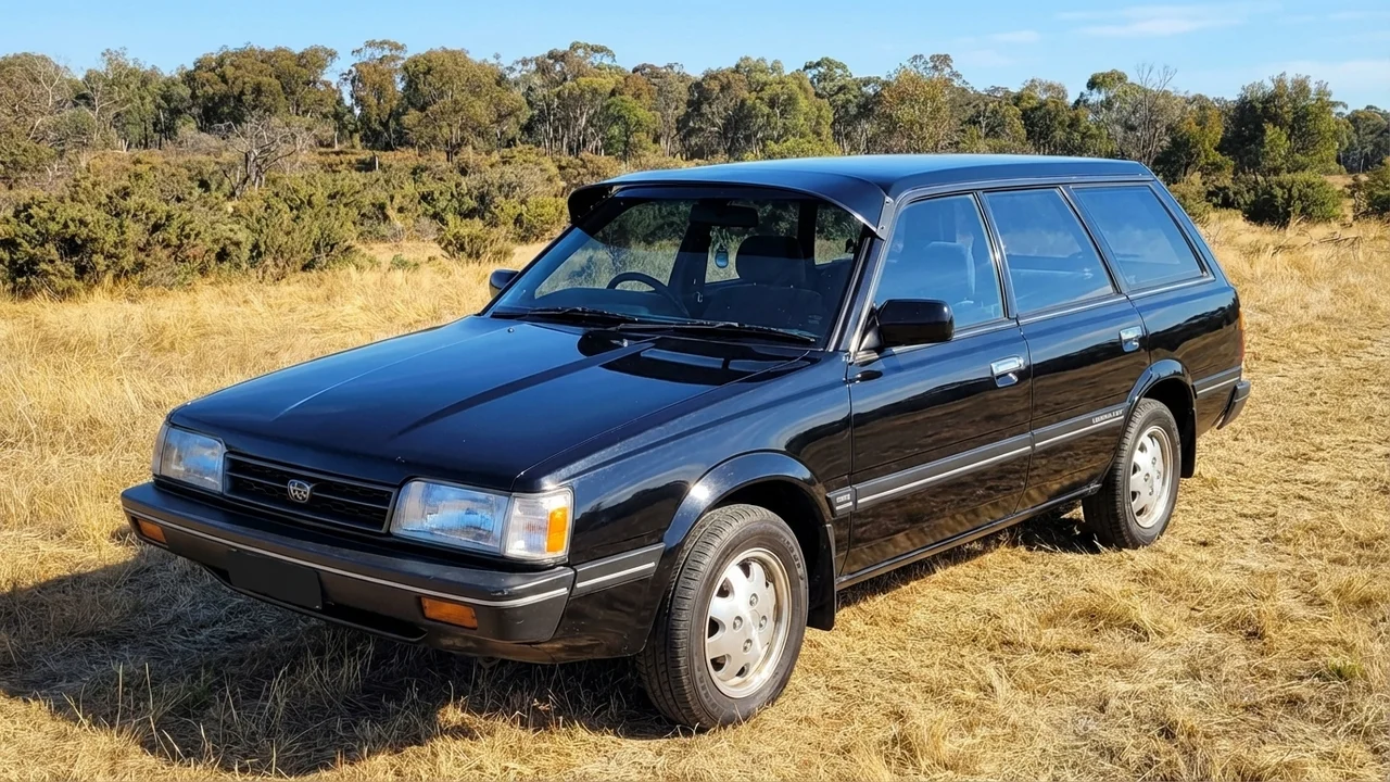 Subaru 428 Windscreen Sunvisor - 1