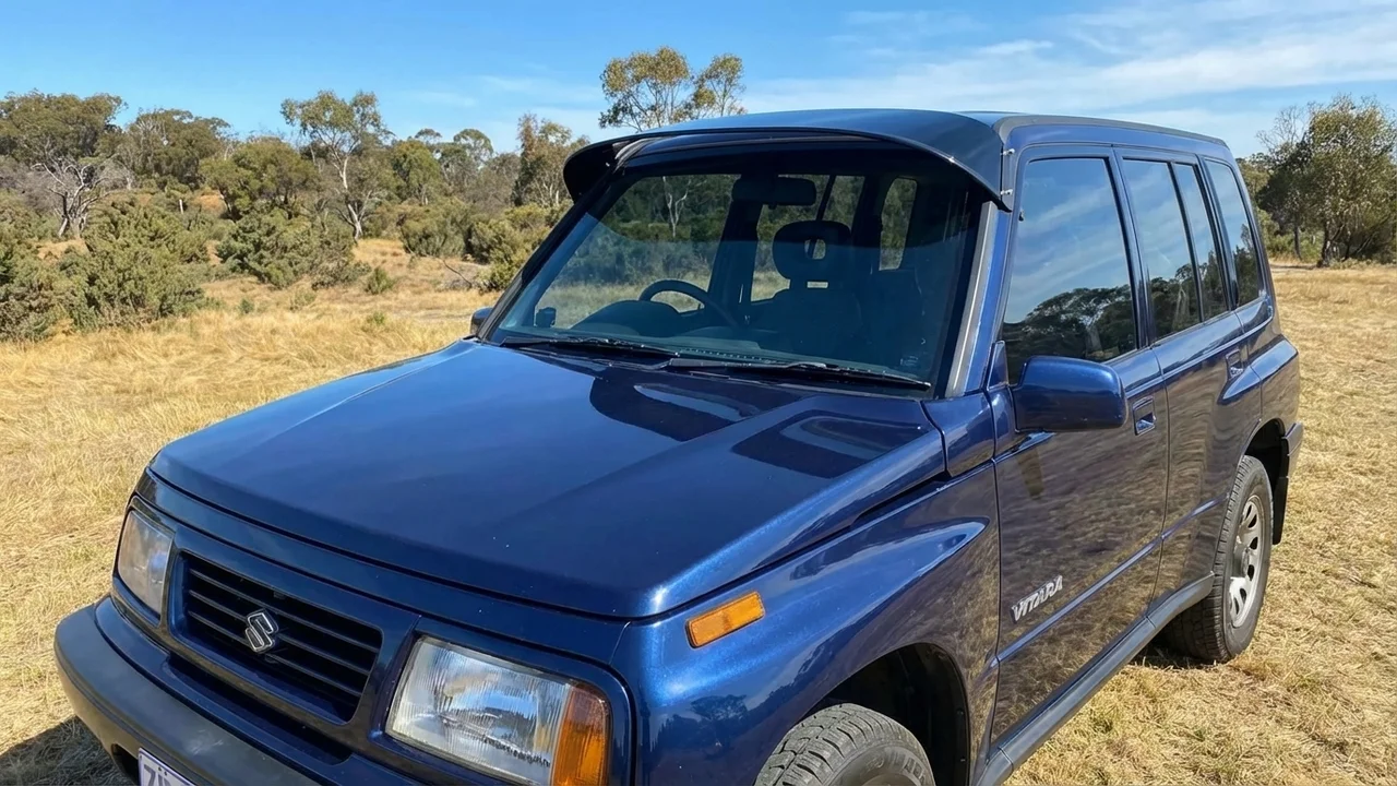 Suzuki 428 Windscreen Sunvisor - 1