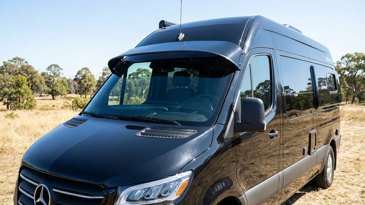 Thor Motor Coach 428 Windscreen Sunvisor - 1