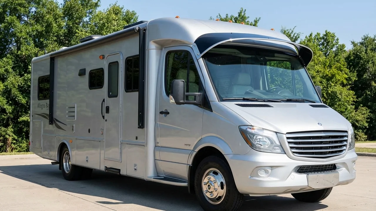 Tiffin 428 Windscreen Sunvisor - 1