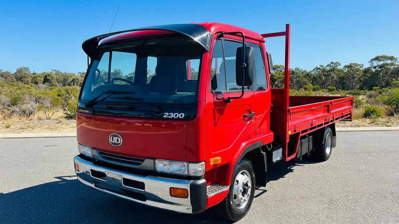 UD 428 Windscreen Sunvisor - 1