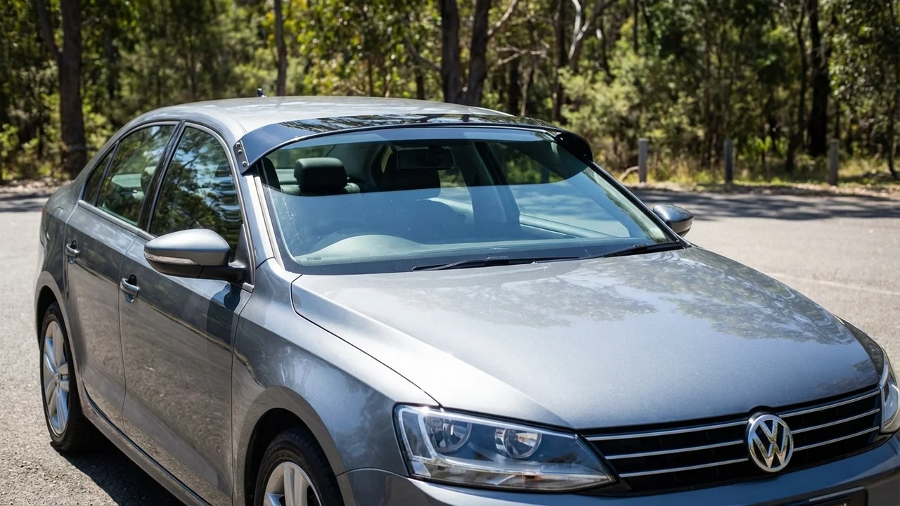 Volkswagen 428 Windscreen Sunvisor - 1