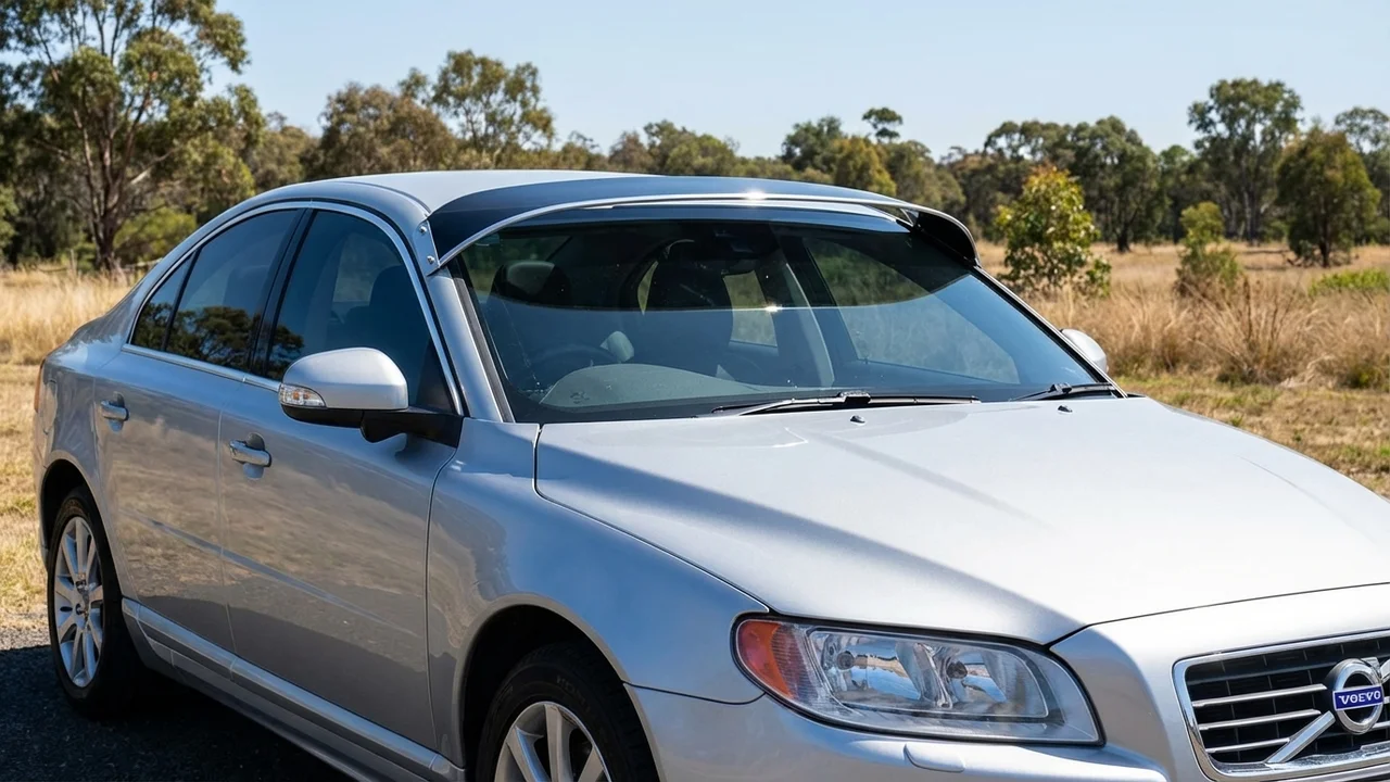 Volvo 428 Windscreen Sunvisor - 1