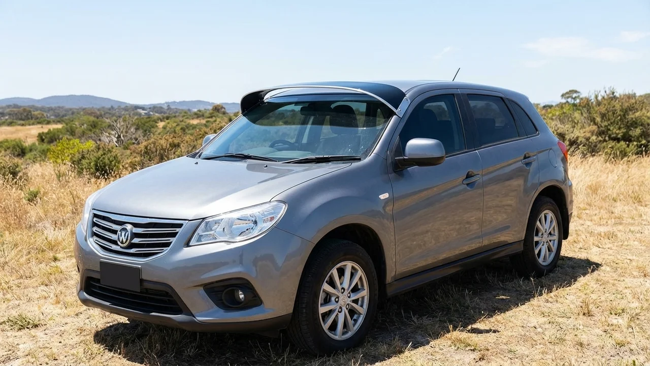 White 428 Windscreen Sunvisor - 1