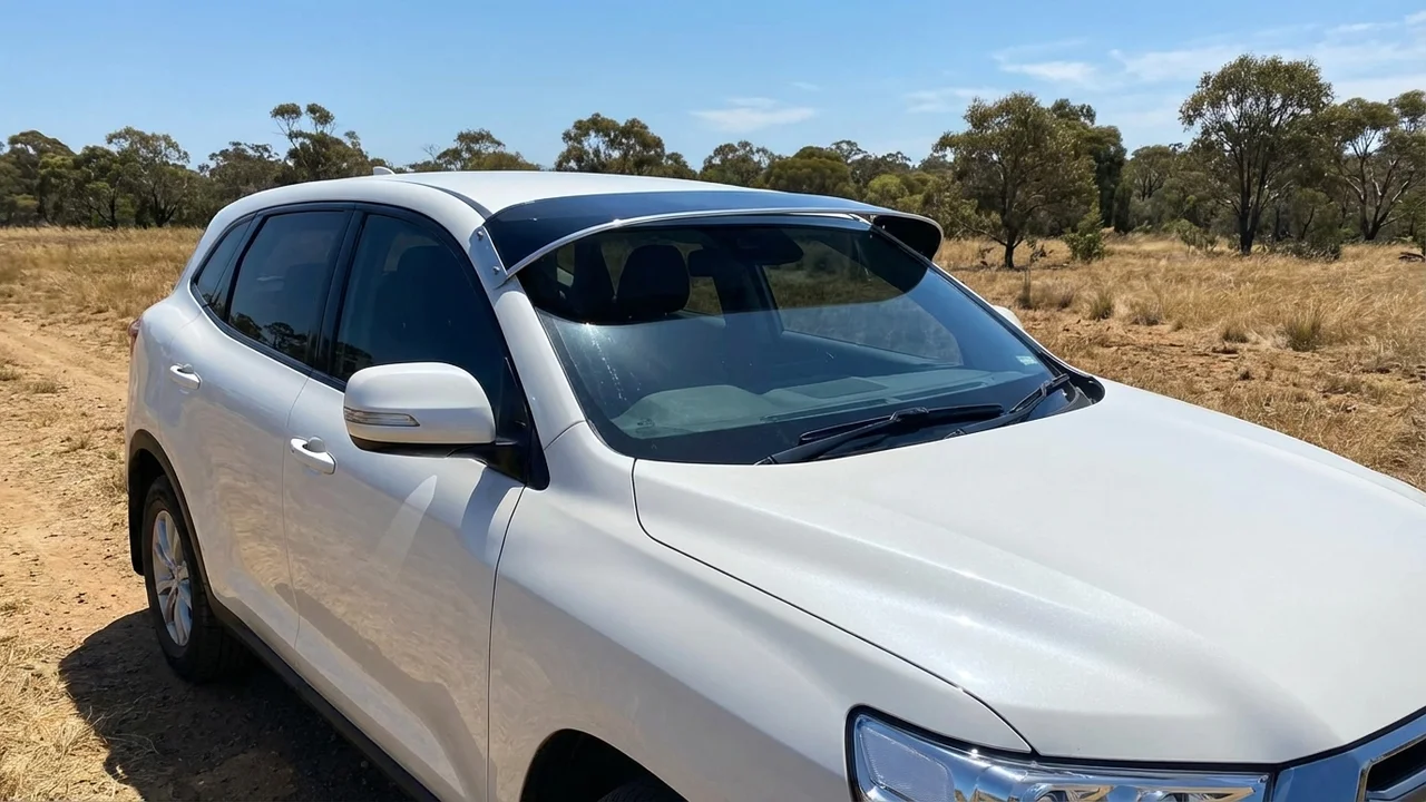 White 428 Windscreen Sunvisor - 1