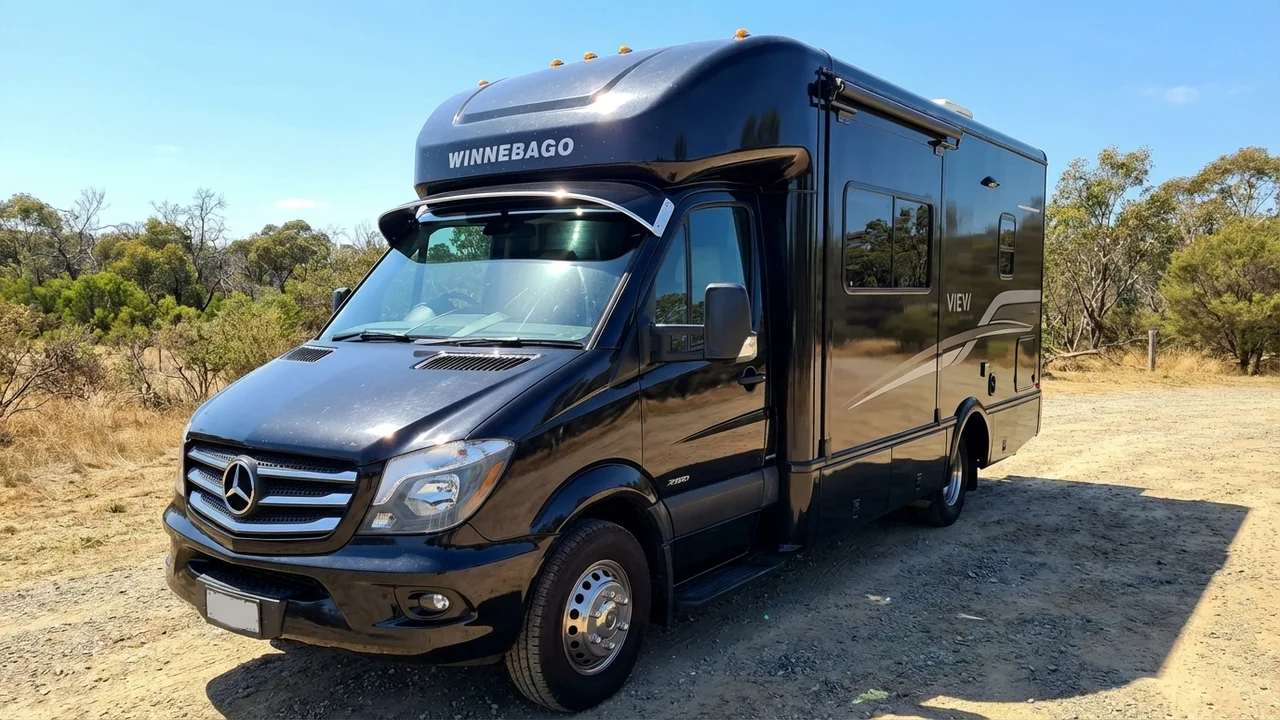 Winnebago 428 Windscreen Sunvisor - 1