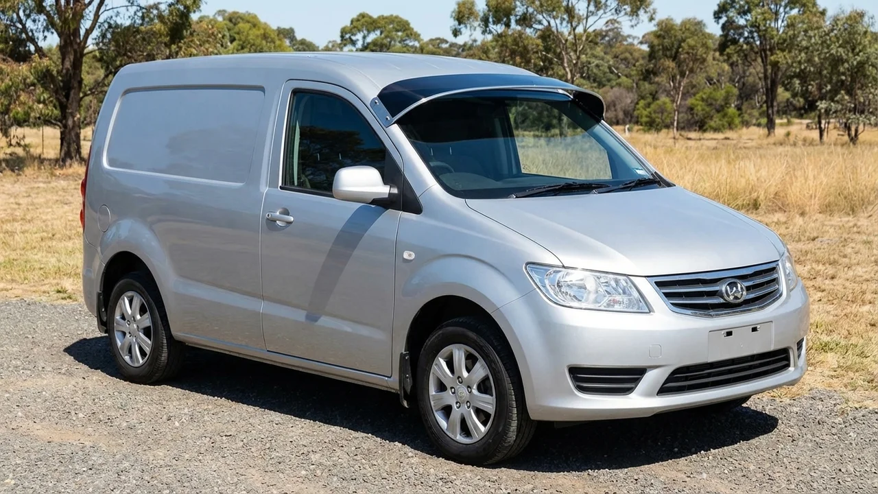 Workhorse 428 Windscreen Sunvisor - 1