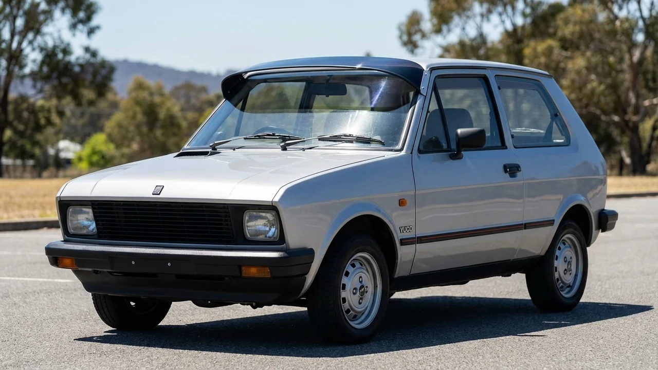 Yugo 428 Windscreen Sunvisor - 1