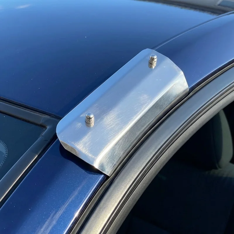 AM General Hummer H3T Sunvisor Mounting Bracket Kit (2009 - 2010) - 1