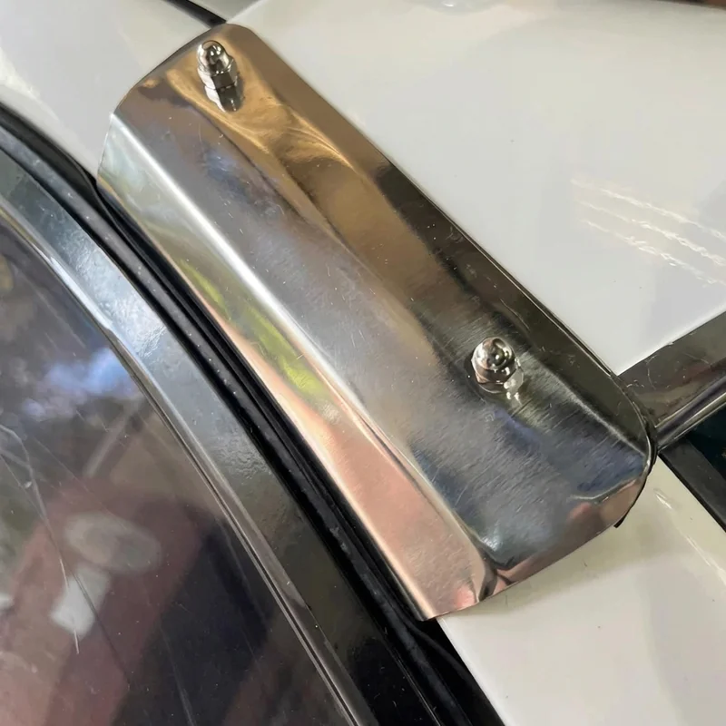 Audi Q6 e tron Sonnenblenden-Halterungsset (2025 - 2025) - 1