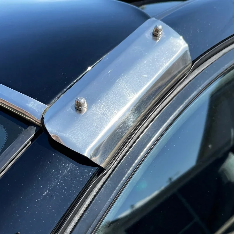 BMW 650i Sunvisor Mounting Bracket Kit (2006 - 2018) - 1