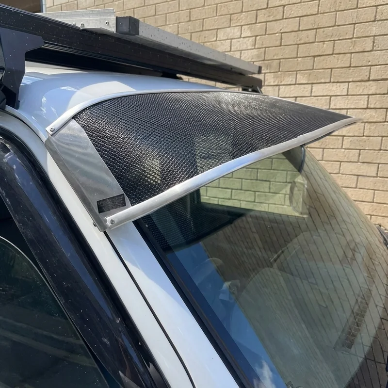 BMW iX3 síťová sluneční clona na čelní sklo (2021 - 2021) - 1