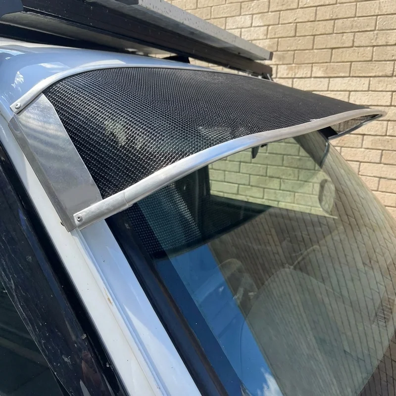 BMW M550i xDrive síťová sluneční clona na čelní sklo (2018 - 2023) - 1