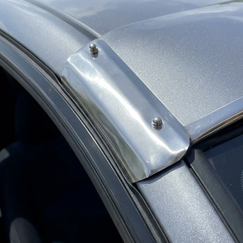 Chevrolet LCF 3500HD Sunvisor Mounting Bracket Kit (2016 - 2017) - 1